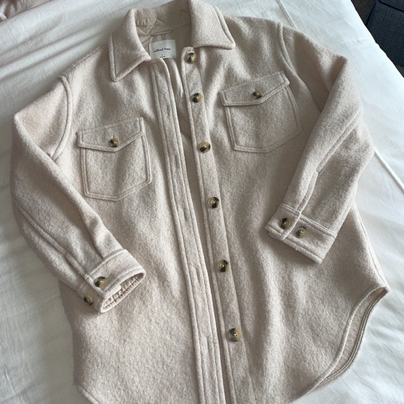 Aritzia Wilfred Free - Ganna Shirt Jacket in Heather Bone Color - Regular Length - Picture 3 of 3
